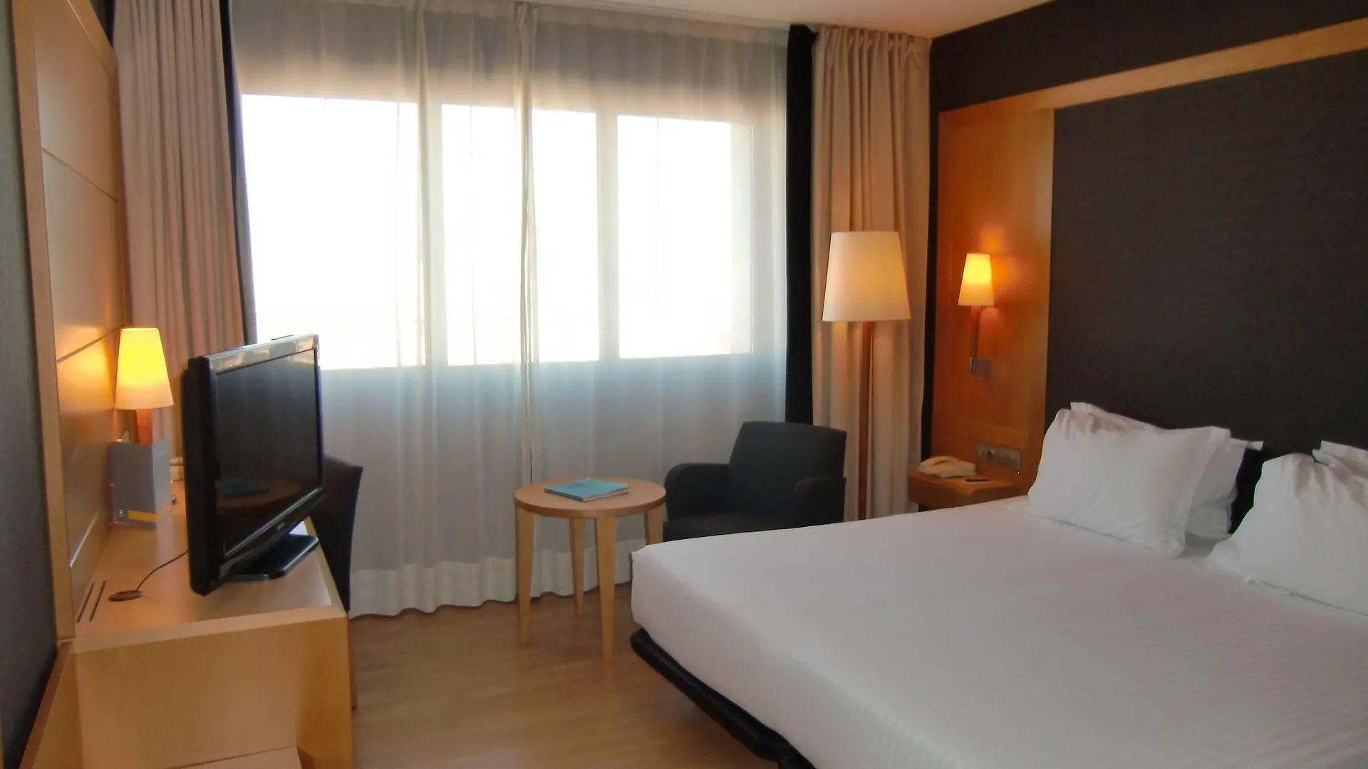 Hotel Barcelona Universal 4*,  İspanya