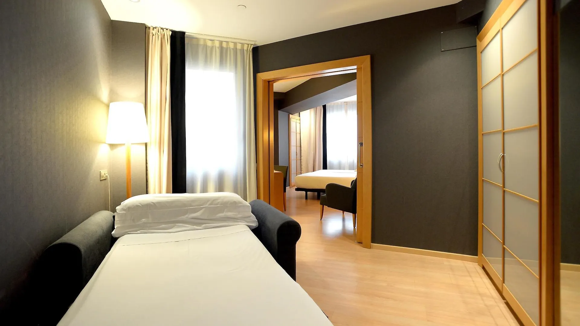 Hotel Barcelona Universal 4*,